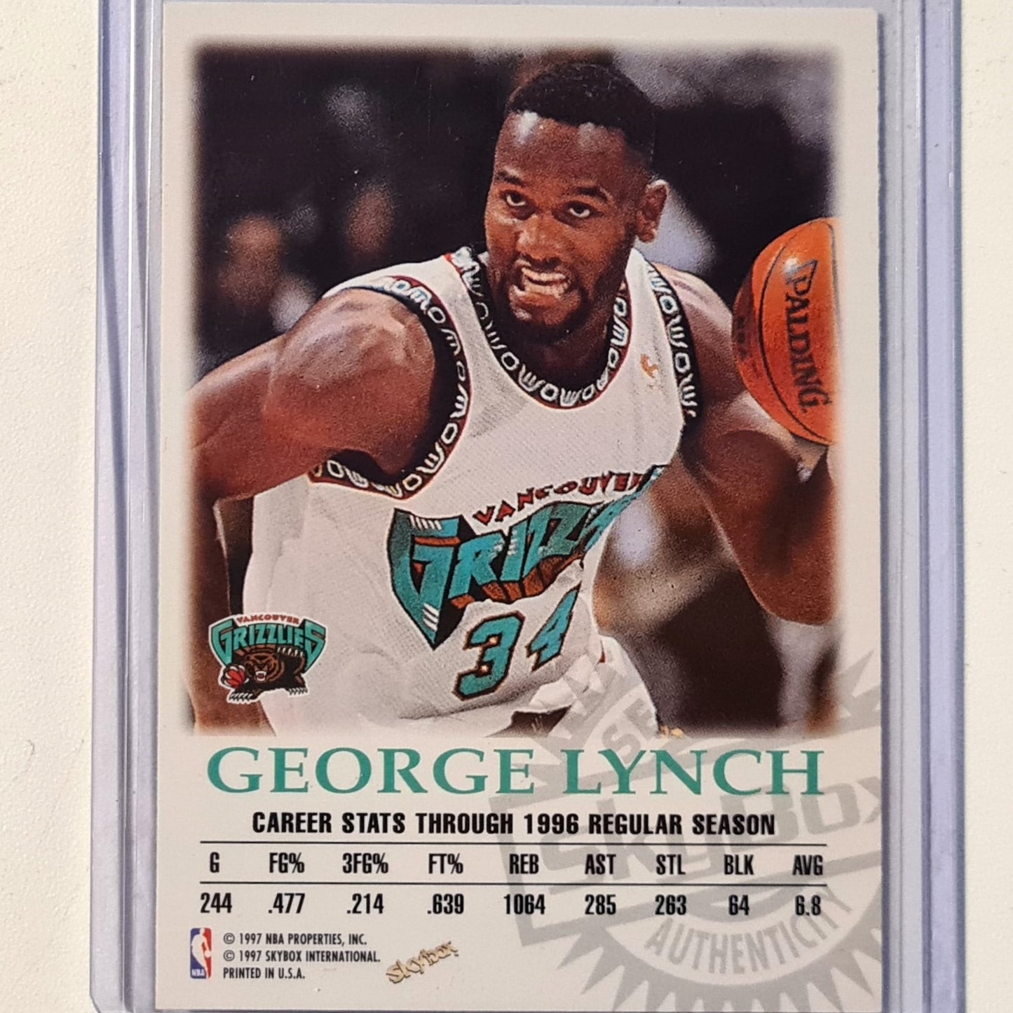 George Lynch 1997 skybox Autograhics Auto NBA Basketball Vancouver Grizzlies Excellent sleeved