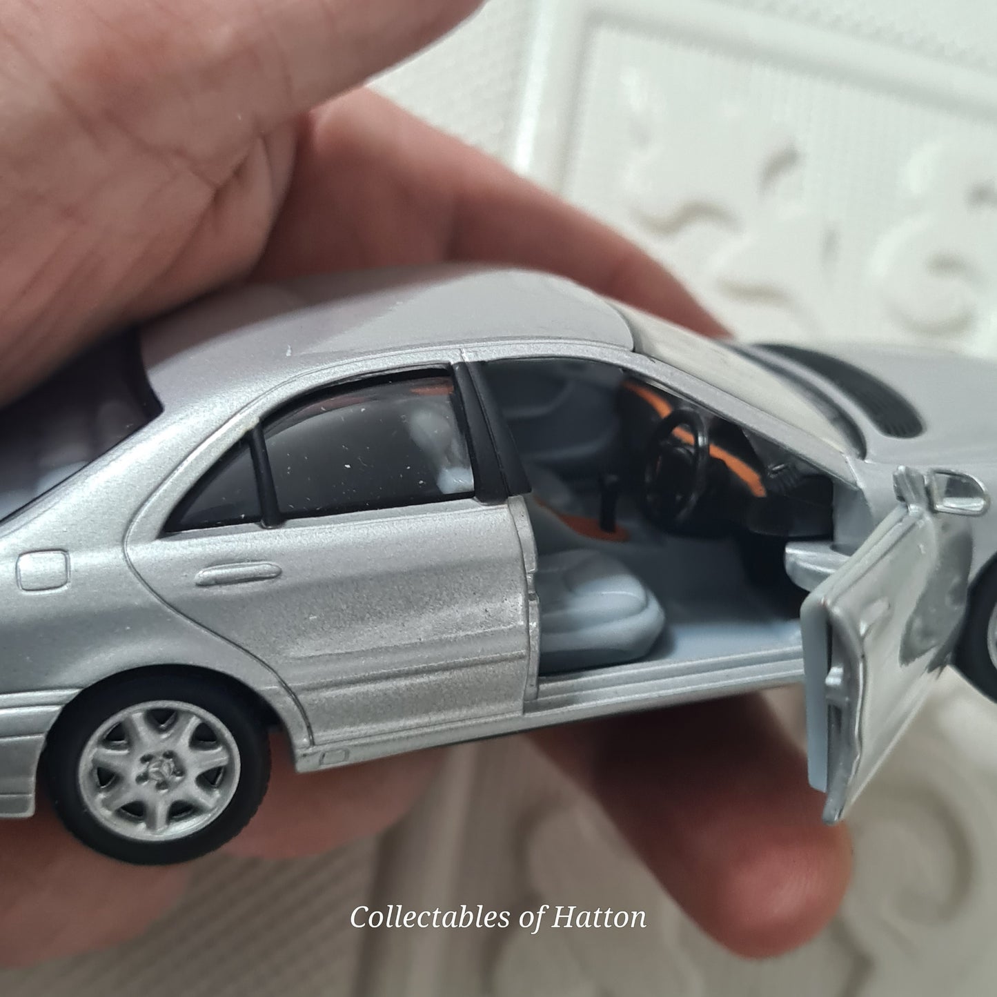 Corgi 1:43 2003 Mercedes-Benz S500 silver loose diecast very good-excellent