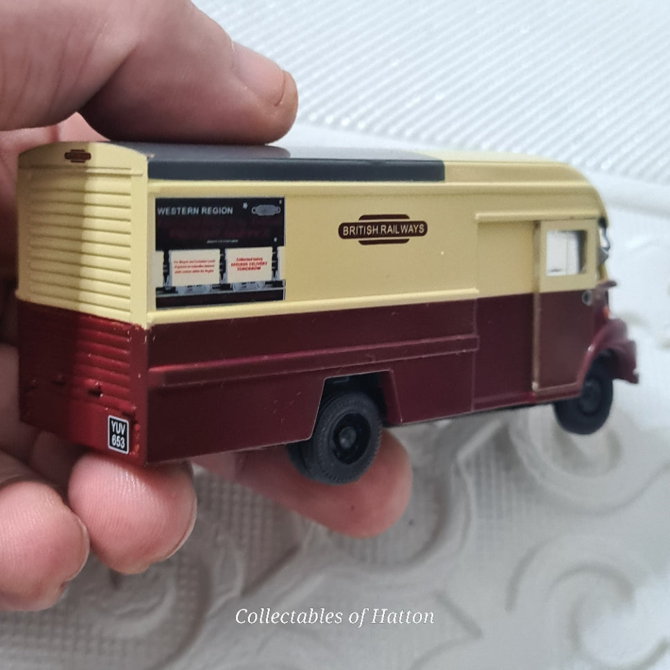 Base 1:76 Leyland FG Twin Axle Van British Railways Western Region loose excellent