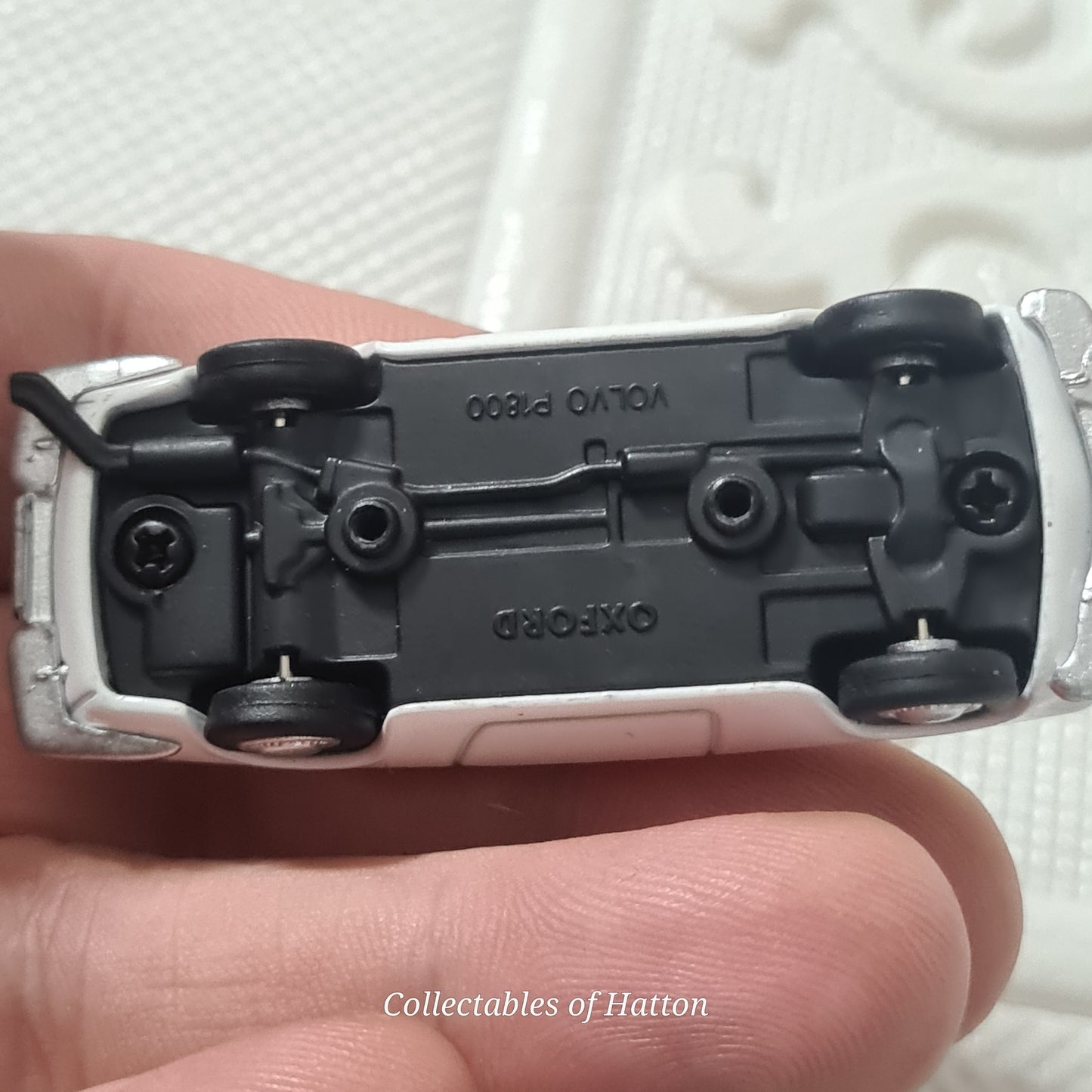 Oxford Diecast 1:76 Volvo P1800 White diecast loose excellent