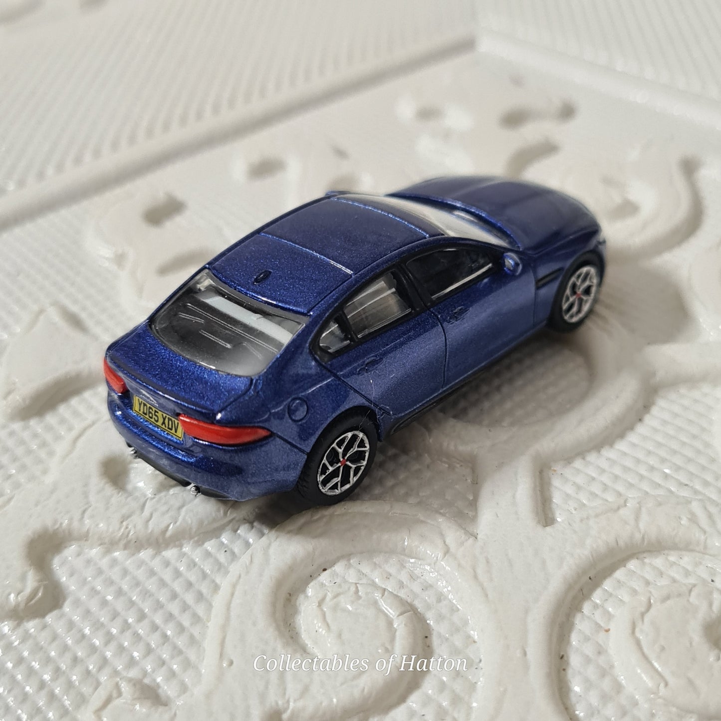 Oxford Diecast 1:76 Jaguar XE Dark metallic blue diecast loose excellent