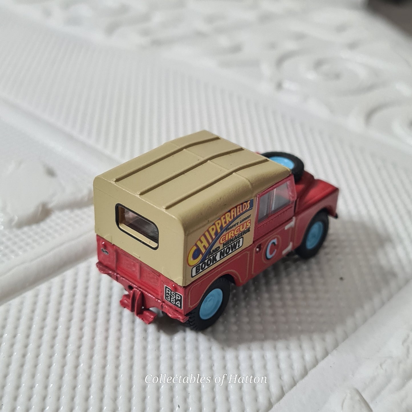 Oxford Diecast 1:76 Land Rover SWB Chipperfields circus loose excellent