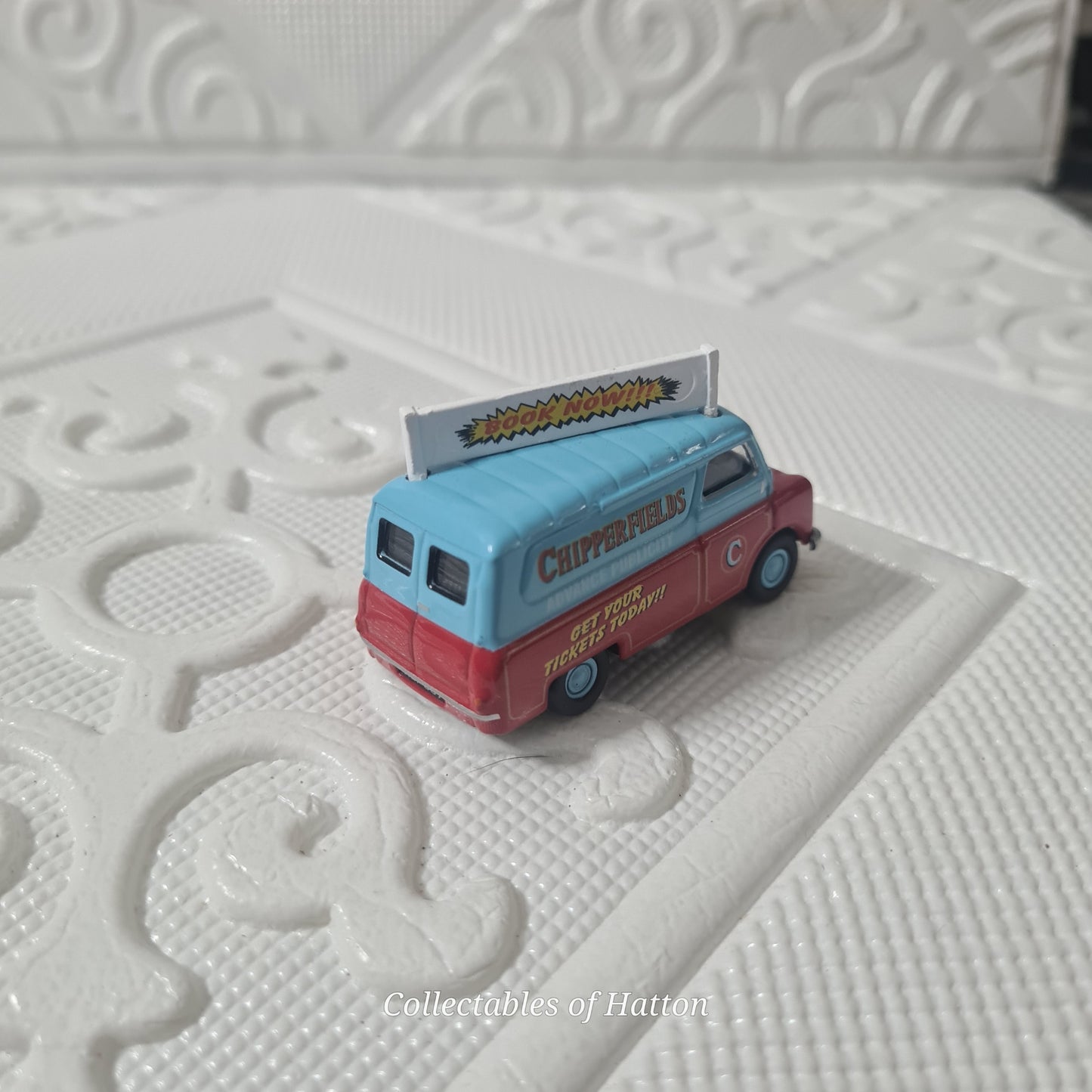 Oxford Diecast 1:76 Bedford CA Van Chipperfields circus bookings van loose excellent