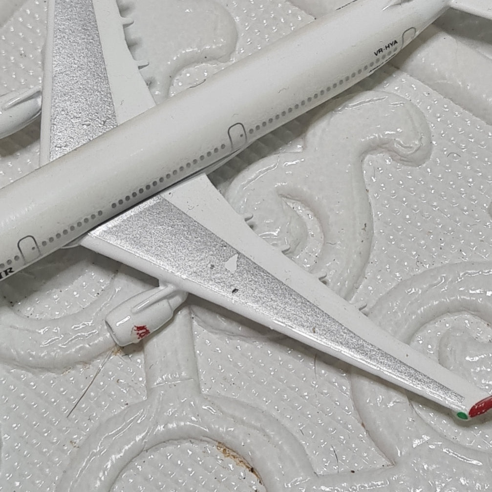 Schabak 1:600 Airbus A-330 Dragonair made Germany diecast plane 954/167
