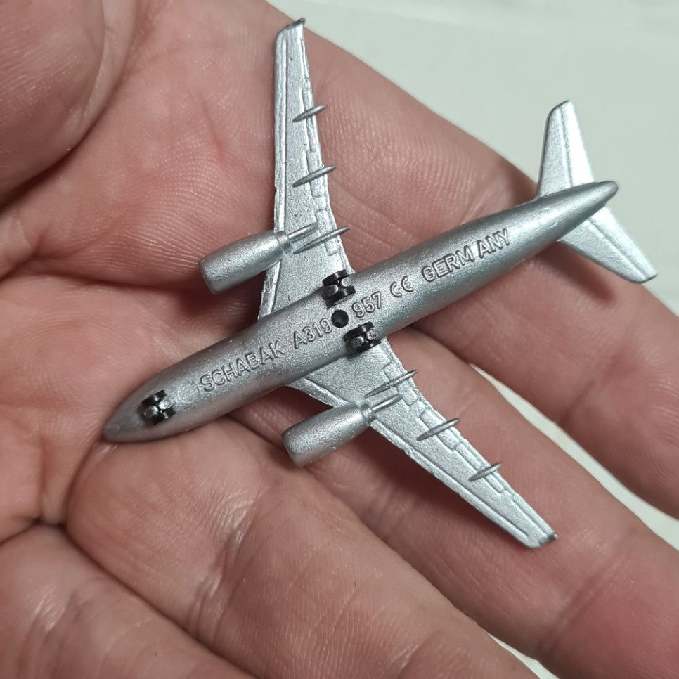 Schabak 1:600 Airbus A-319 Air Canada made Germany diecast plane 957/19