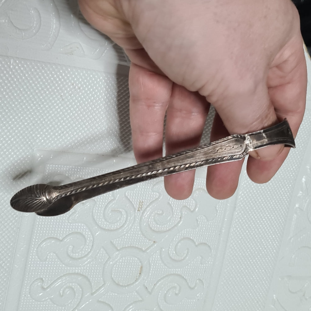 Antique Sterling silver Sugar Tongs WT makers stamp Lion hall mark 28.5 grms