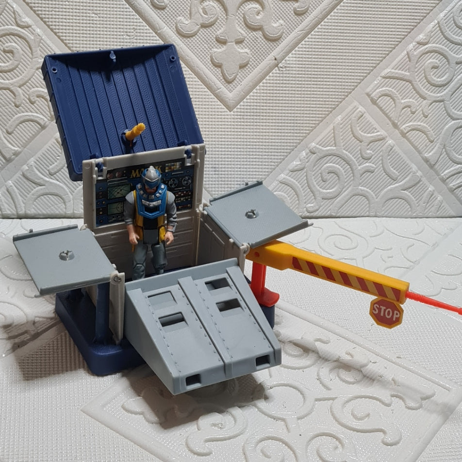 1986 Kenner M.A.S.K. MASK The Collector parking booth ticket office nice loose retro toy