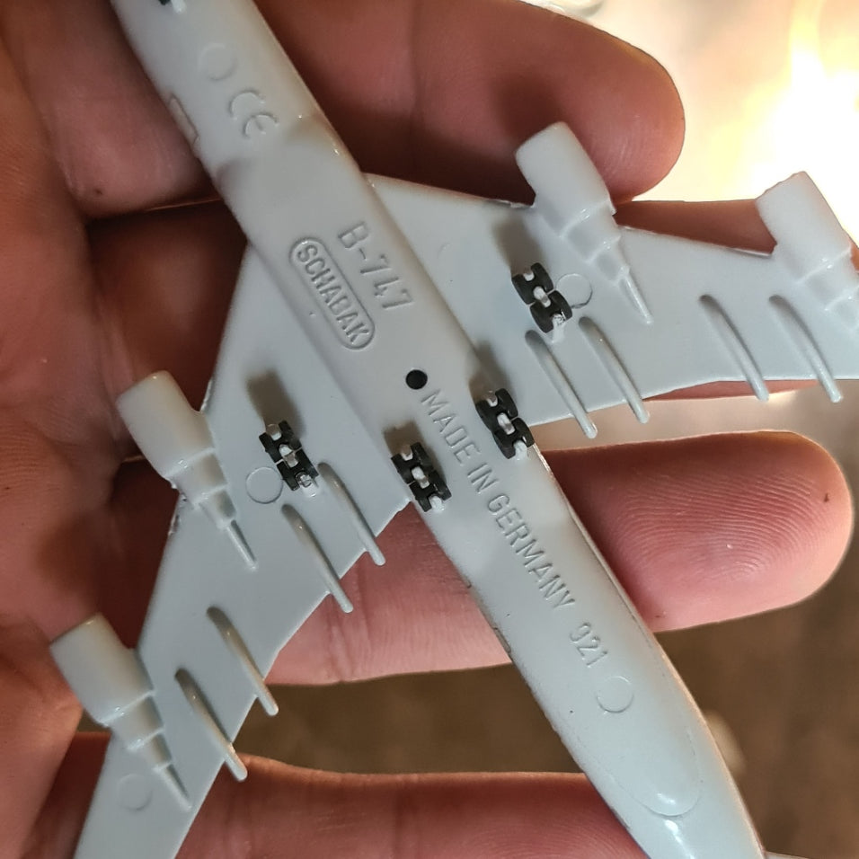 Schabak 1:600 Boeing 747-400 freighter Cargolux German made Diecast plane 921/52 VGC
