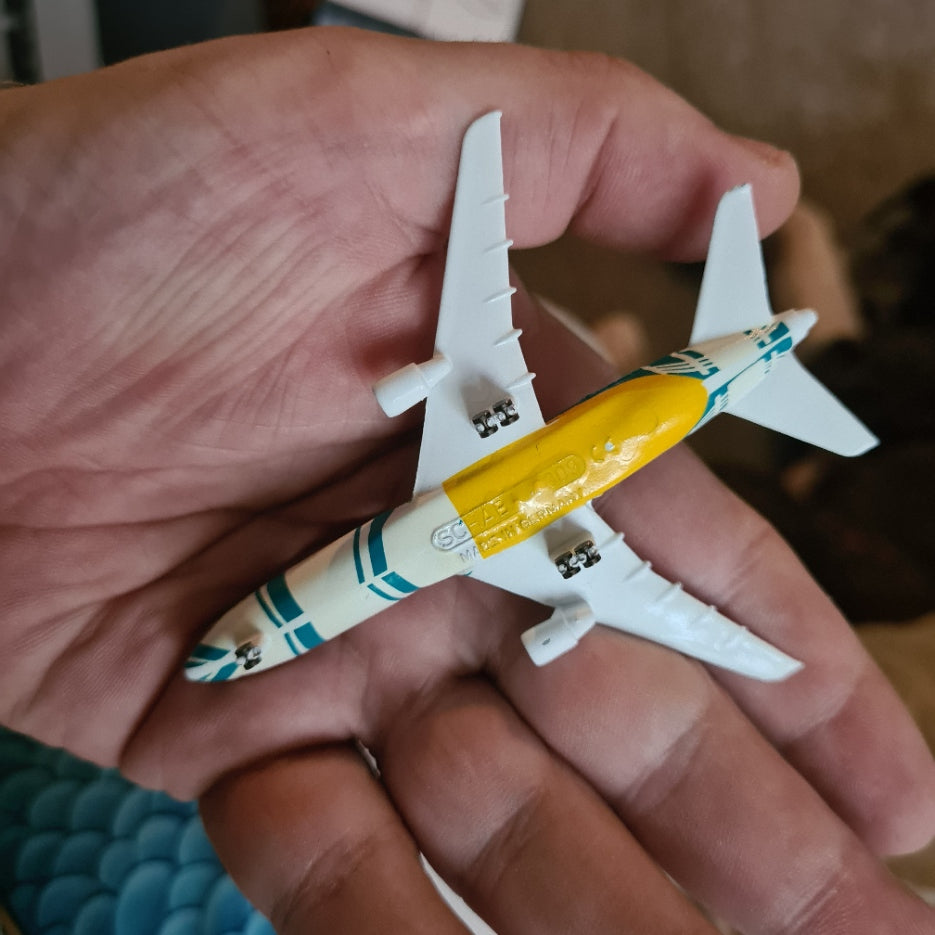 Schabak 1:600 L-1011 Tristar BWIA West Indies airways diecast plane 909/40n nice boxed