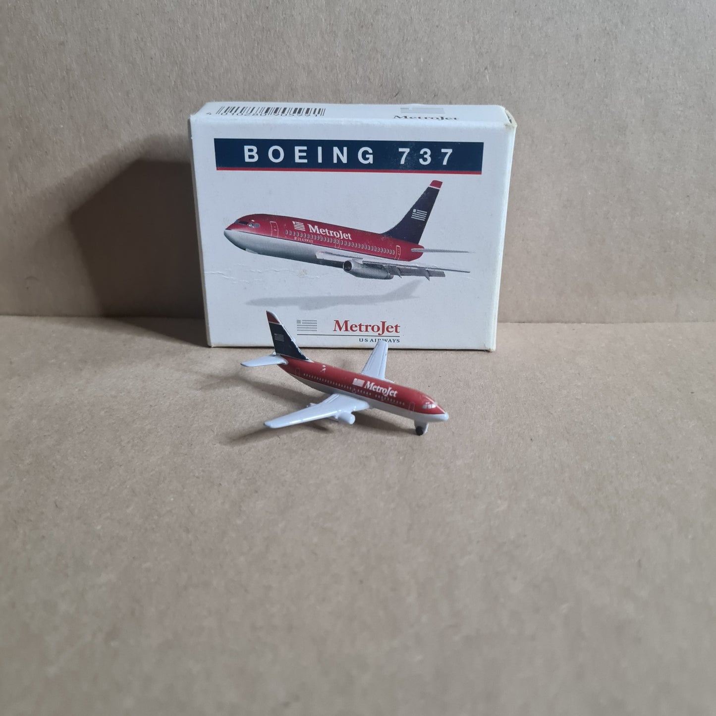 Schabak 1:600 Boeing 727 The Trump Shuttle diecast plane 906/131 good boxed