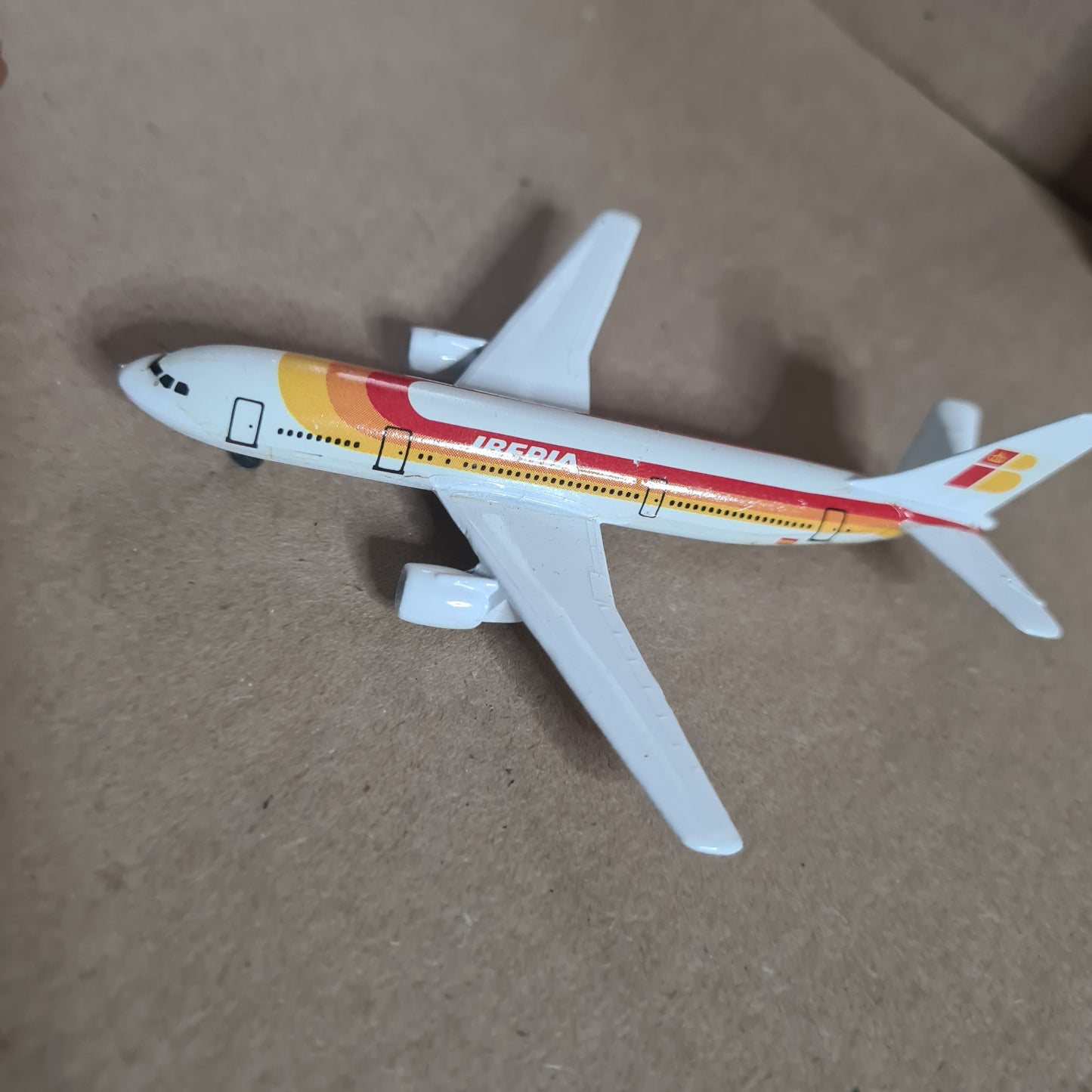 Schabak 1:600 Airbus A-300 Iberia diecast plane 903/20 VGC boxed