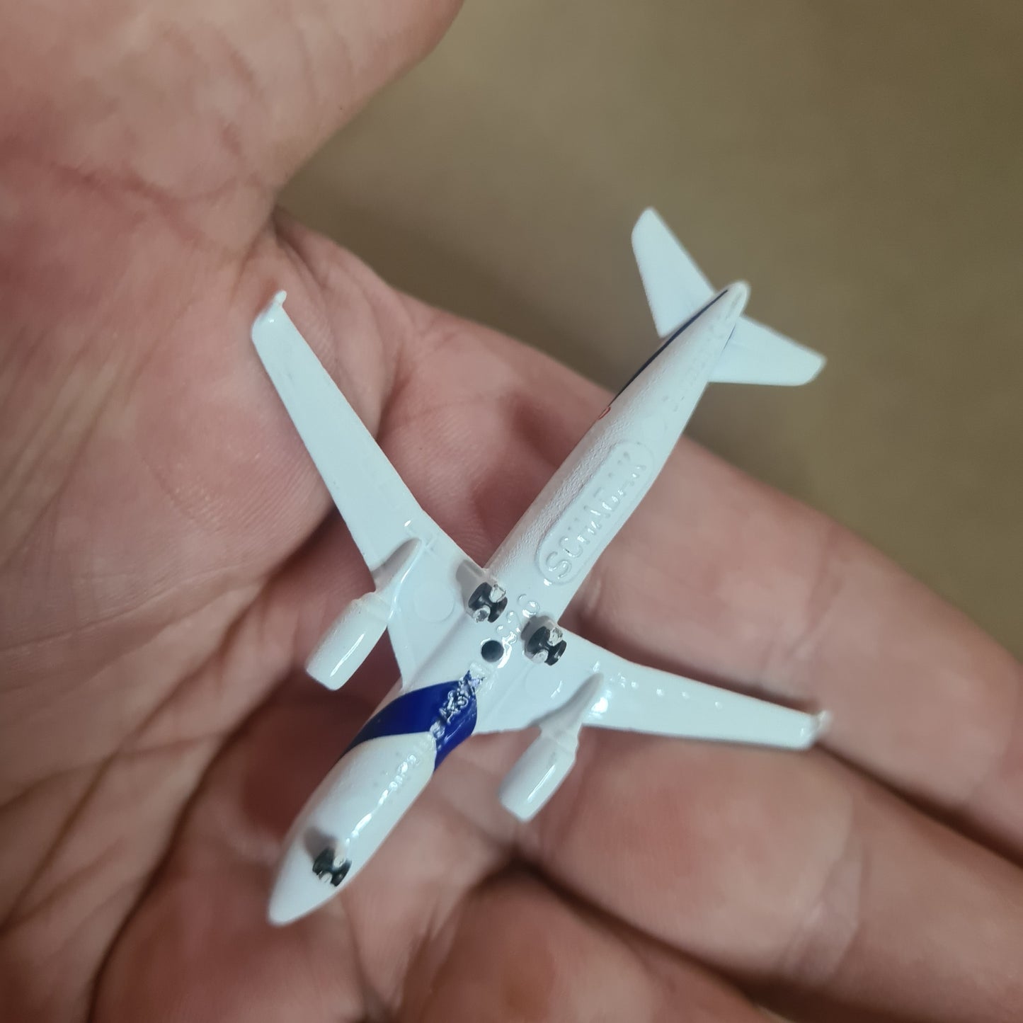 Schabak 1:600 Airbus A-320 Vietnam Airlines diecast plane 926/154 good boxed