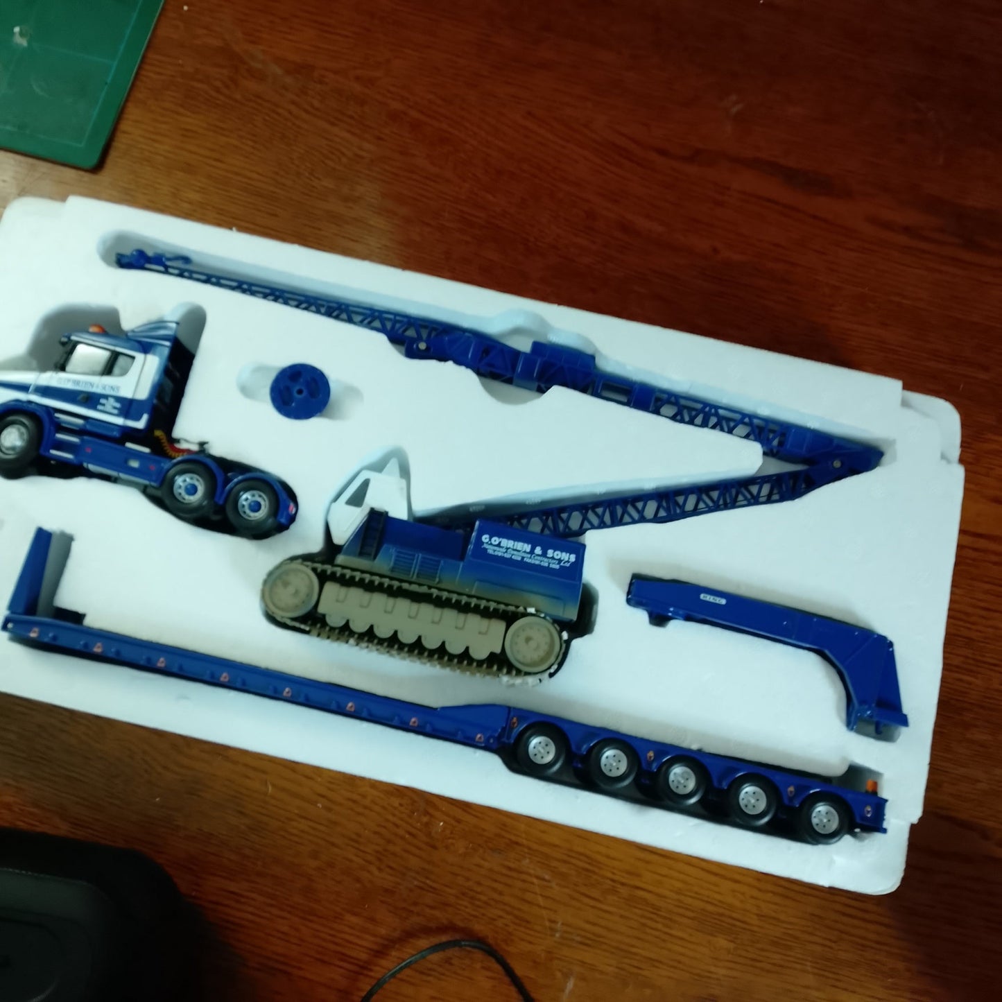CC12818 Corgi 1:50 Scania T Cab king trailer with tower crane GO Brien & Sons Heavy Haulage