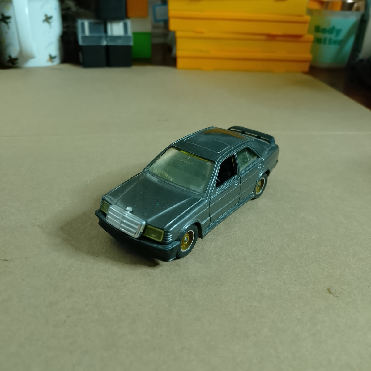 Solido 1:43 Mercedes 500sl coupe 1990 no 1517 loose diecast model vgc