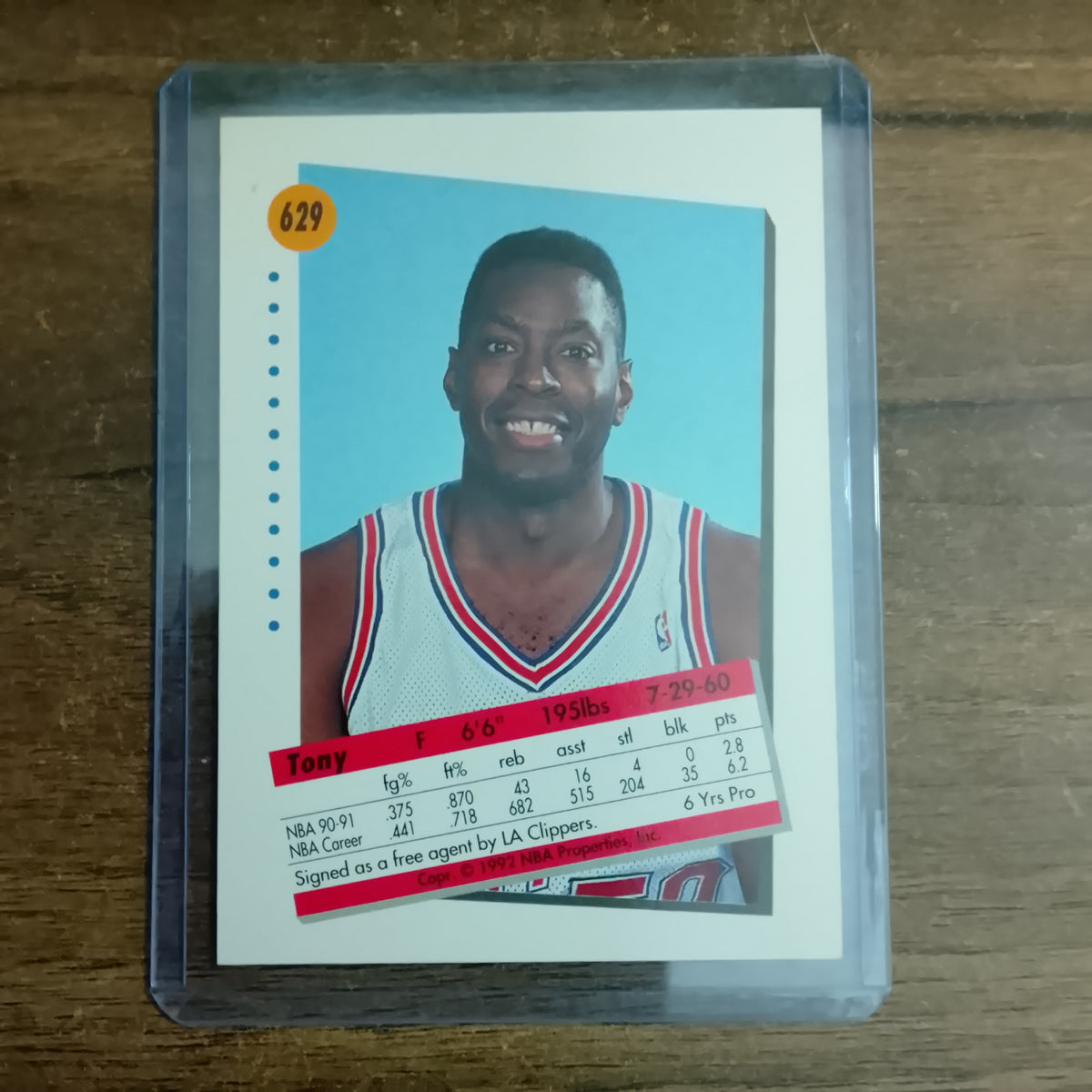 Tony Brown 1991 Skybox #629 NBA Basketball card Los Angeles Clippers excellent + sleeved