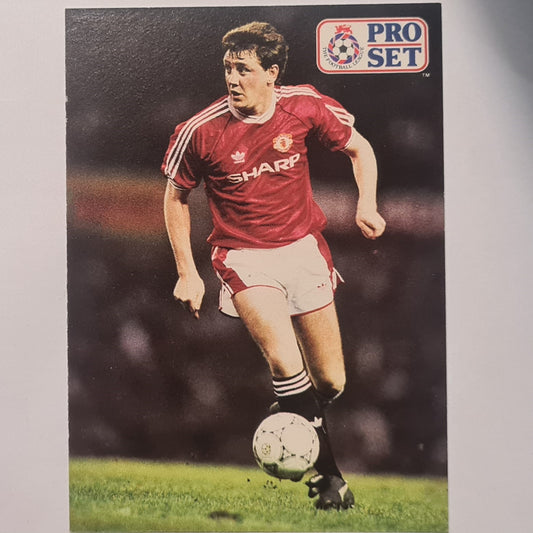 Steve Bruce 1991-92 Pro Set Football League Soccer #64 Manchester United Case Fresh Sleeved atemberaubendes Beispiel