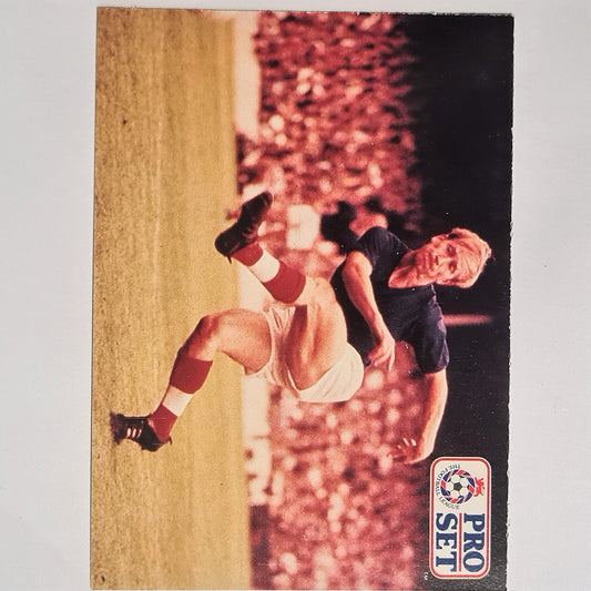 Bobby Charlton Legend card 1991-92 Pro Set Football League Soccer #229 Manchester United England Case Fresh Sleeved stunning example