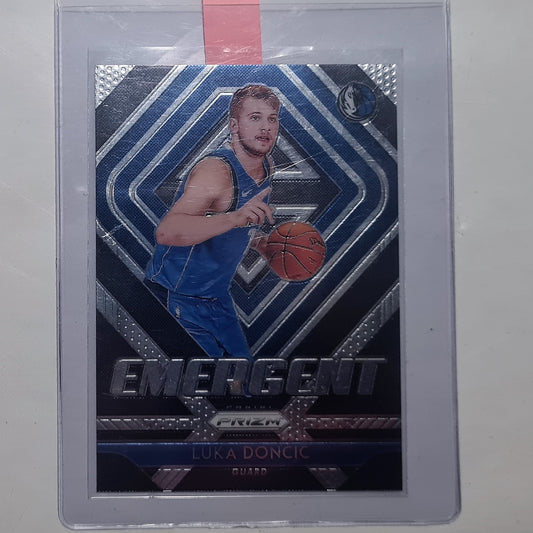 2018-19 Luka Doncic Panini Prizm Emergent Rookie-Karte Nr. 3 Dallas Mavericks in Minthülle