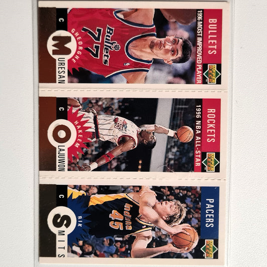Rik Smits Hakeem Olajuwon Gheorge Muresan 1996 Oberdeck Seltenes Gold Mini m125 120 m180 NBA Basketball schlecht – Fair Sleeved