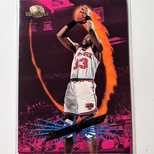 Patrick Ewing 1995 Skybox #81 NBA Basketball New York Knicks Excellent/Mint Sleeved