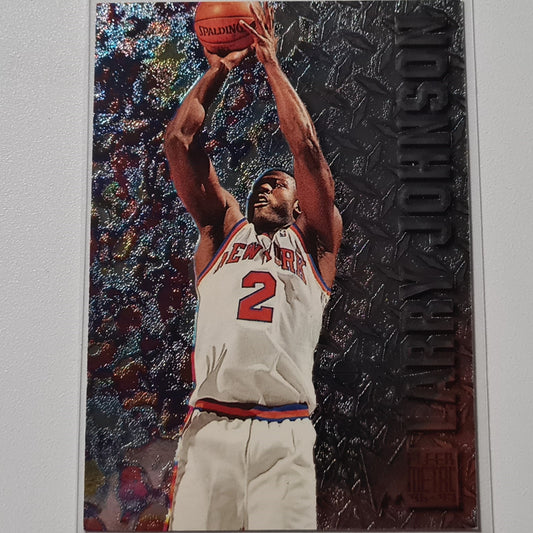 Larry Johnson 1997 Fleer Metal 96-97 #196 NBA Basketball New York Knicks Ausgezeichnete Ärmel