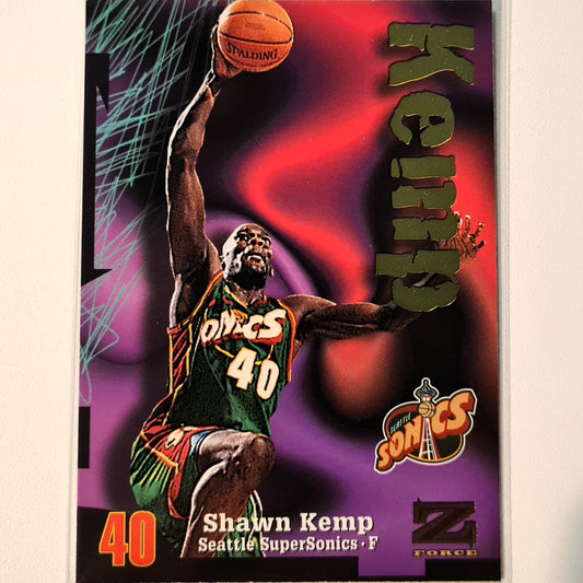 Shawn Kemp 1997 Skybox Z-Force #40 NBA Basketball Seattle Super Sonics very good/excellent sleeved