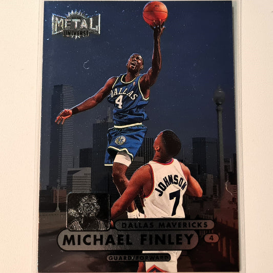 Michael Finley 1998 Skybox Metal Universe #79 NBA Basketball Dallas Mavericks Ausgezeichnete Ärmel