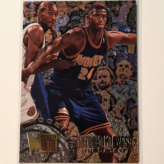 Antonio McDyess 1996 Fleer Metal 95-96 #143 Rookie RC Karte NBA Basketball Denver Nuggets Ausgezeichnete Hüllen