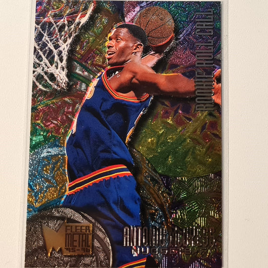 Antonio McDyess 1995 Fleer Metal 95-96 Rookie Roll Call RC R-2 NBA Basketball Denver Nuggets Ausgezeichnete Ärmel