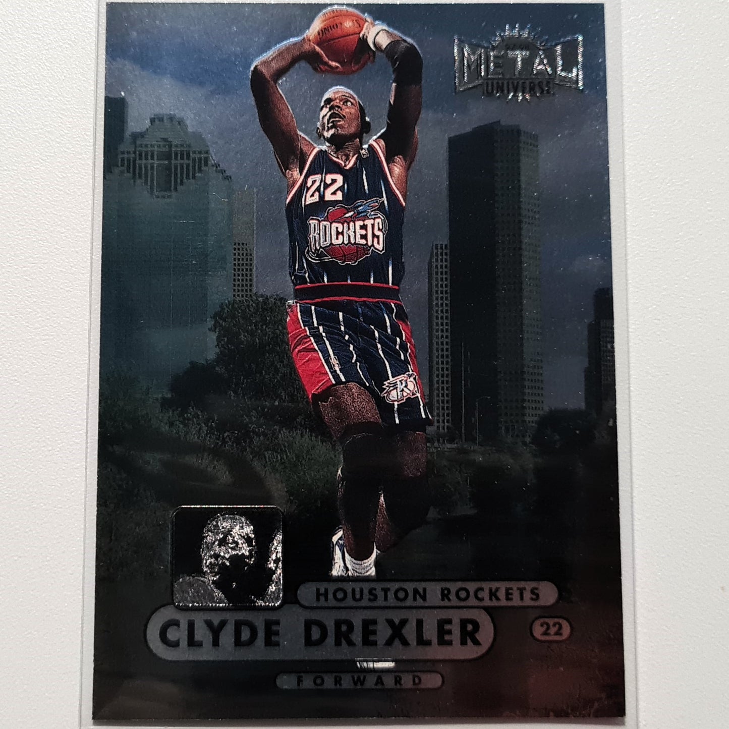 Clyde Drexler 1998 Skybox Metal Universe #51 NBA Basketball Houston Rockets Excellent Sleeved