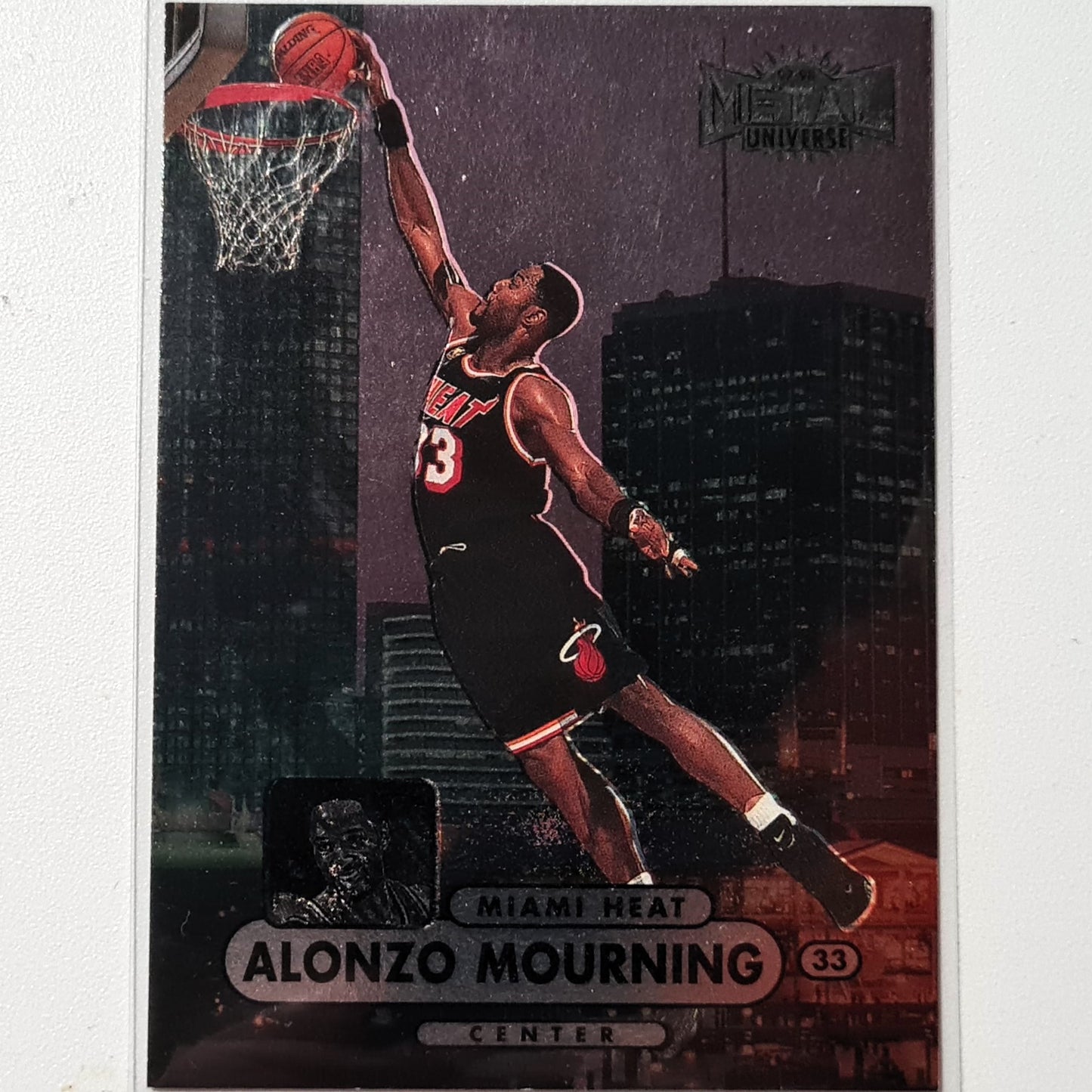 Alonzo Mourning 1998 Skybox Metal Universe  #13 NBA Basketball Miami Excellent Sleeved