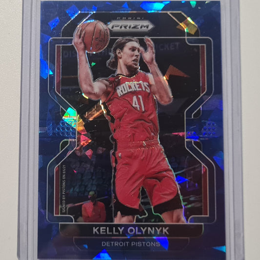 Kelly Olynyk 2021-22 Panini Prizm Blue Ice 036/125 #150 NBA Basketball Detroit Pistons Mint mit Ärmeln