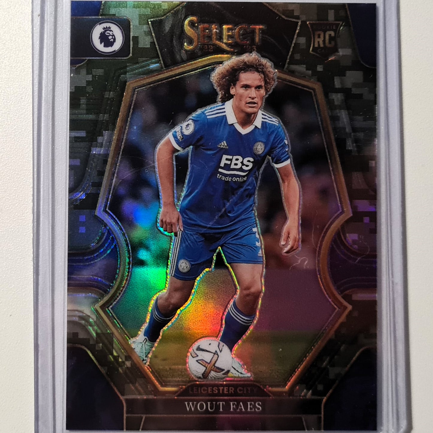 Wout Faes 2022-23 Panini Select premier league Prizm mezzanine Camo 165/199 Rookie RC  #112 Soccer Leicester City Excellent/Mint sleeved