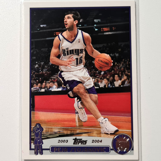 Peja Stojakovic 2003 2004 Topps #16 NBA Basketball Sacramento Kings Ausgezeichnete Ärmel