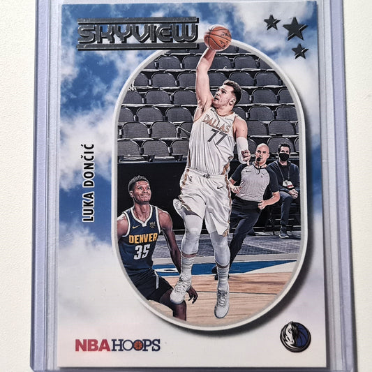 Luka Doncic 2021-22 Panini Hoops Einsatz #11 NBA Basketball Dallas Mavericks Mint ärmellos
