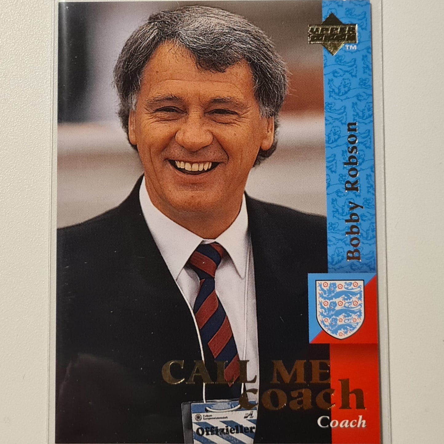 Bobby Robson 1997 Upper Deck England Soccer Nennen Sie mich Trainer Nr. 5 England Weltmeisterschaft Gutärmelig