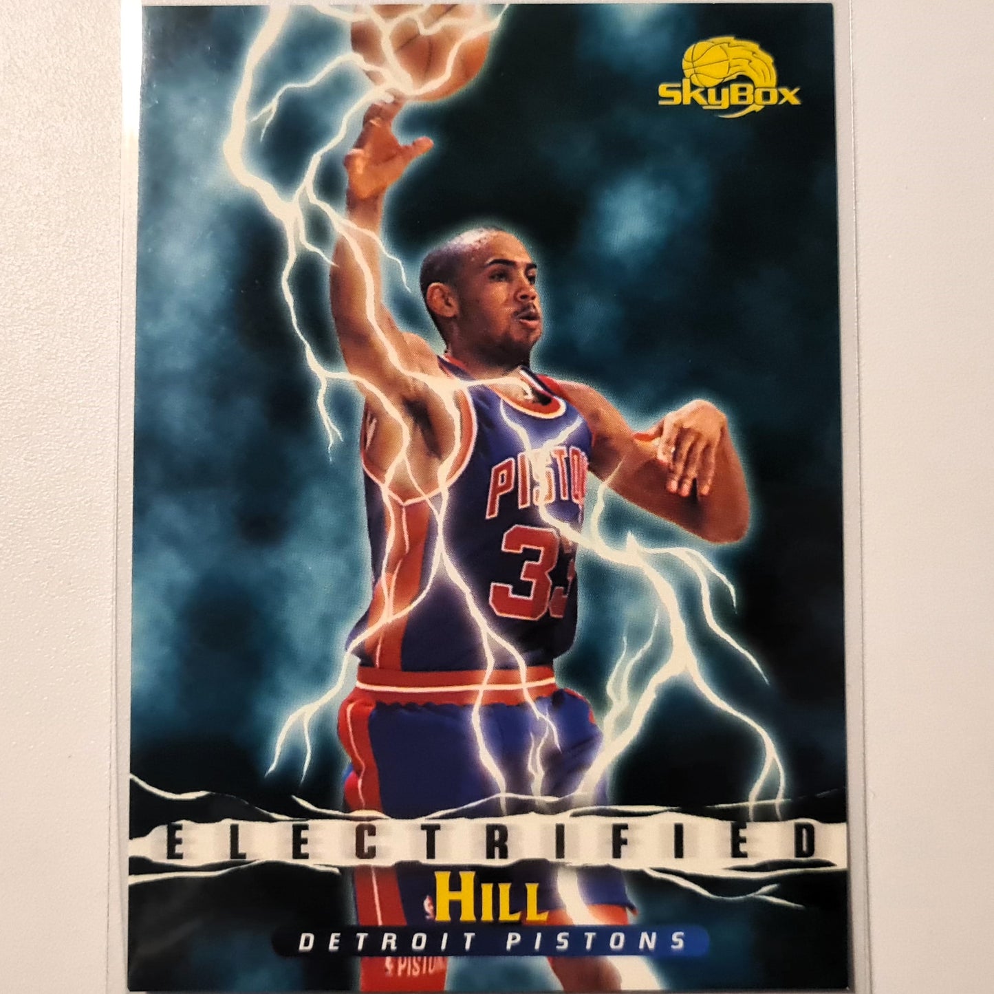 Grant Hill 1996 Skybox Electrified Einsatz #283 NBA Basketball Detroit Pistons Excellent Sleeved