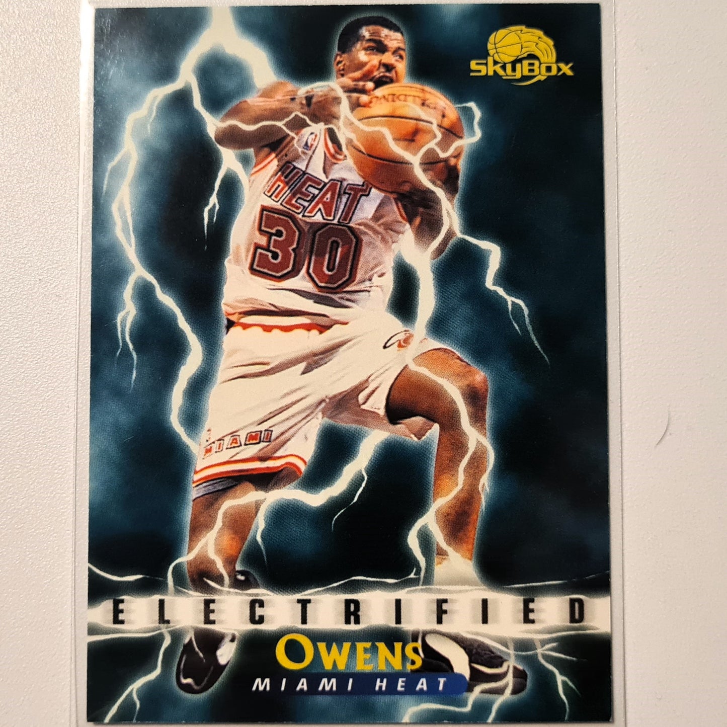 Billy Owens 1996 Skybox Electrified Einsatz #288 NBA Basketball Miami Heat Excellent Sleeved