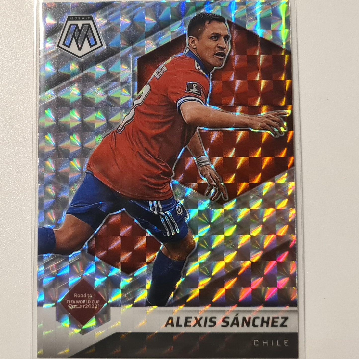 Alexis Sanchez 2021-22 Panini Mosaic Prizm Fifa road to the world cup #166 Soccer Football Chile excellent-Mint Sleeved