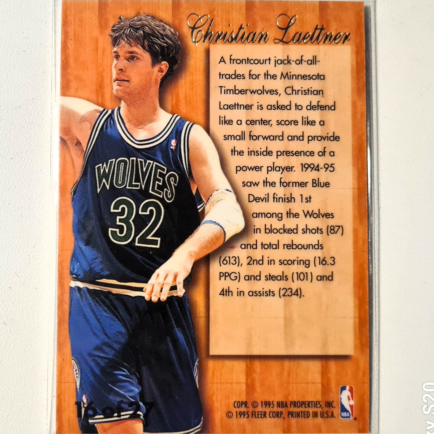 Christian Laettner 1995 Fleer Flair Hardwood Leader 16 of 27 NBA Basketball Minnesota Timberwolves Excellent sleeved