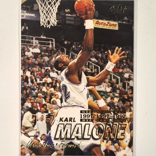 Karl Malone 1997 Fleer 97-98 MVP #32 NBA Basketball Charlotte Hornets Utah Jazz excellent/mint Sleeved