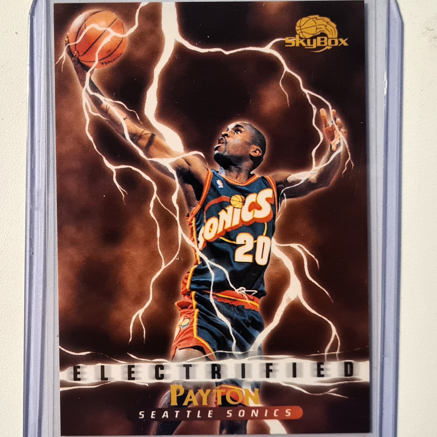 Gary Payton 1996 Fleer Skybox Electrified #287 Seattle Super Sonics excellent Sleeved