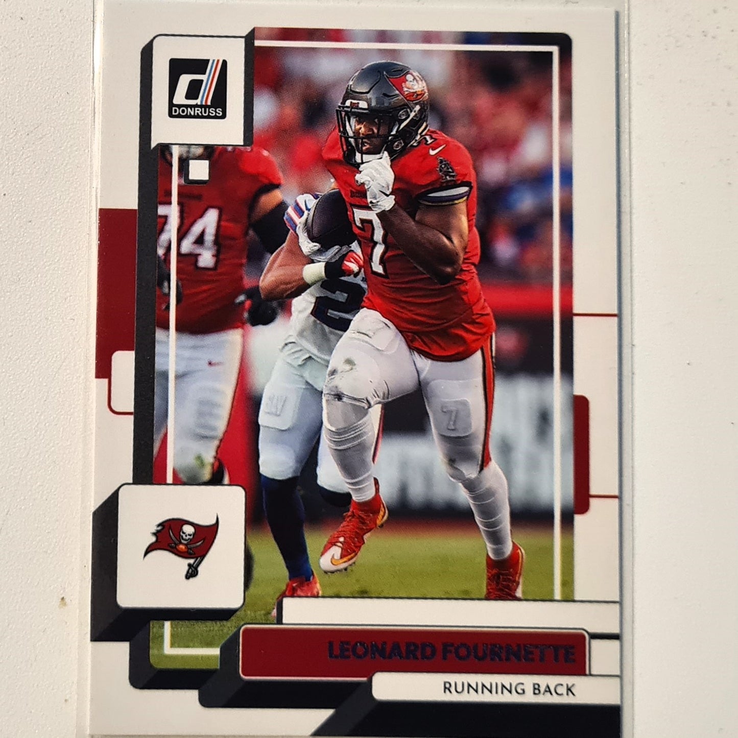 Leonard Fournette 2022 Panini Donruss Football #256 NFL American Football Tampa bay Buccaneers Excellent sleeved