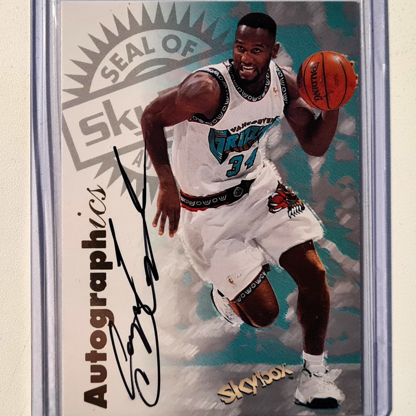 George Lynch 1997 skybox Autograhics Auto  NBA Basketball Vancouver Grizzlies Excellent sleeved