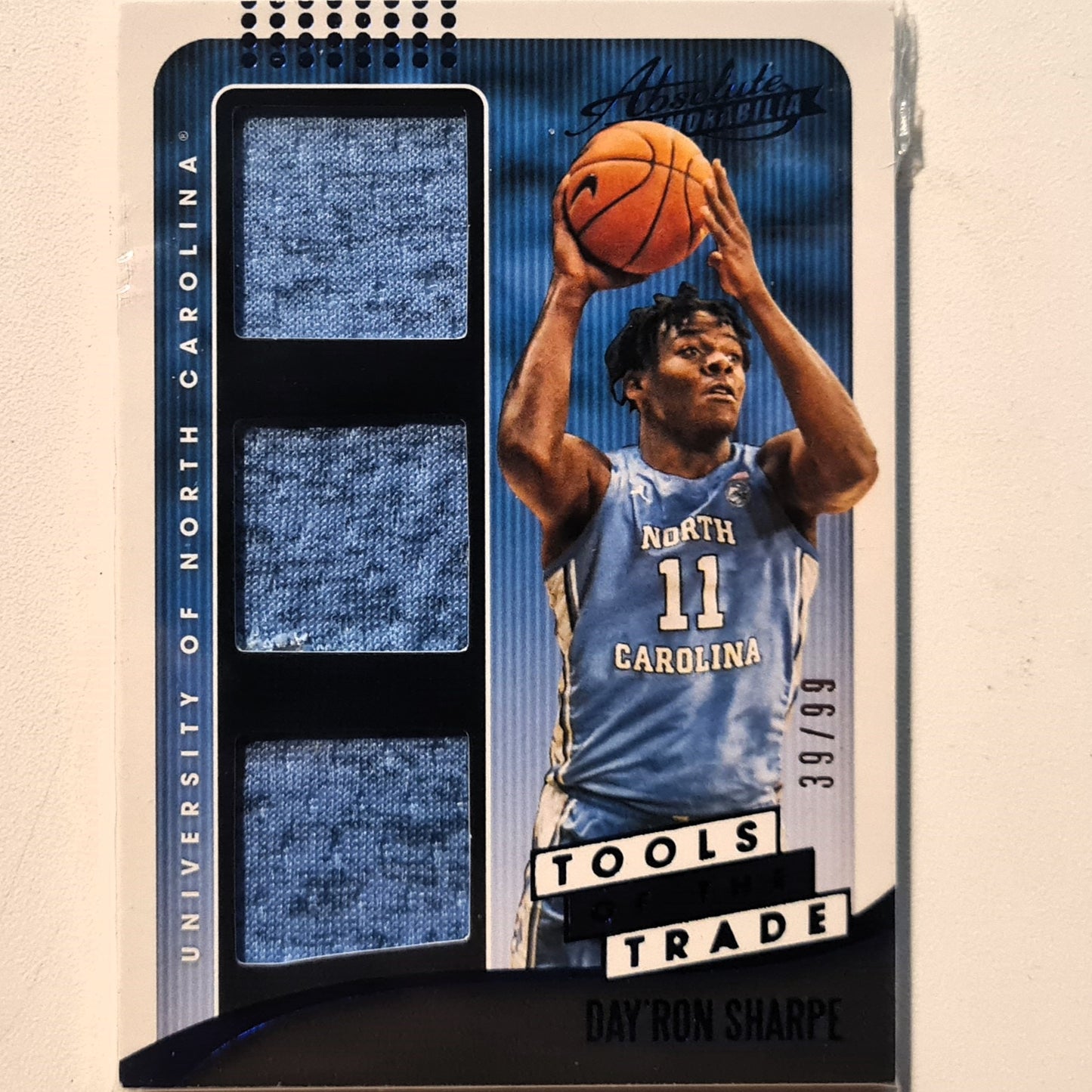 Day'Ron Sharpe 2021 Panini Chronicles absolute draft picks tools of the trade patch blue 39/99 NBA Basketball North Carolina excellent/mint Sleeved