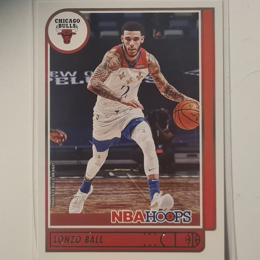Lonzo Ball 2021-22 Panini NBA Hoops #94 NBA Basketball Chicago Bulls excellent/mint Sleeved