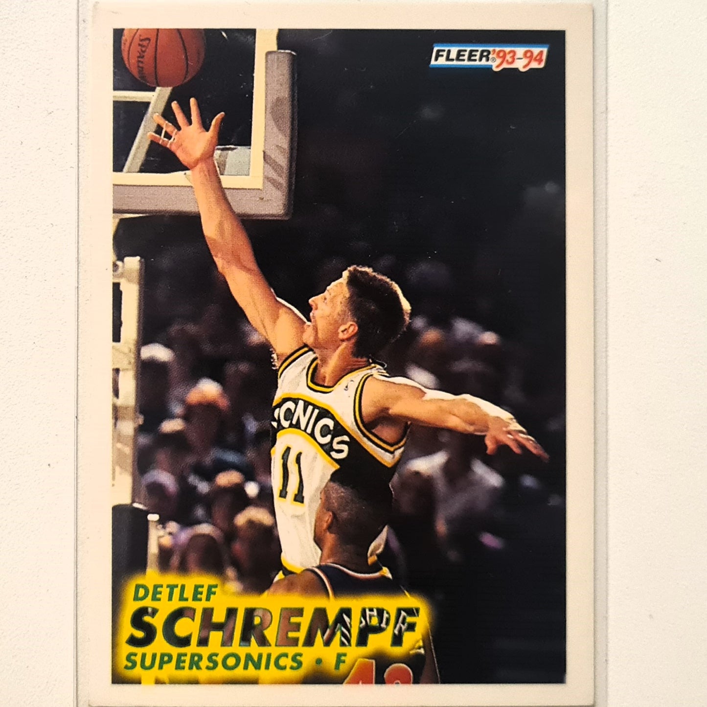 Detlef Schrempf 1993 Fleer 93-94 #386 NBA Basketball Seattle Super Sonics Excellent Sleeved