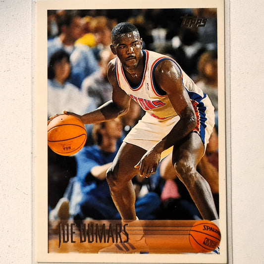 Joe Dumars 1996 Topps #40 NBA Basketball Detroit Pistons superb Sleeved