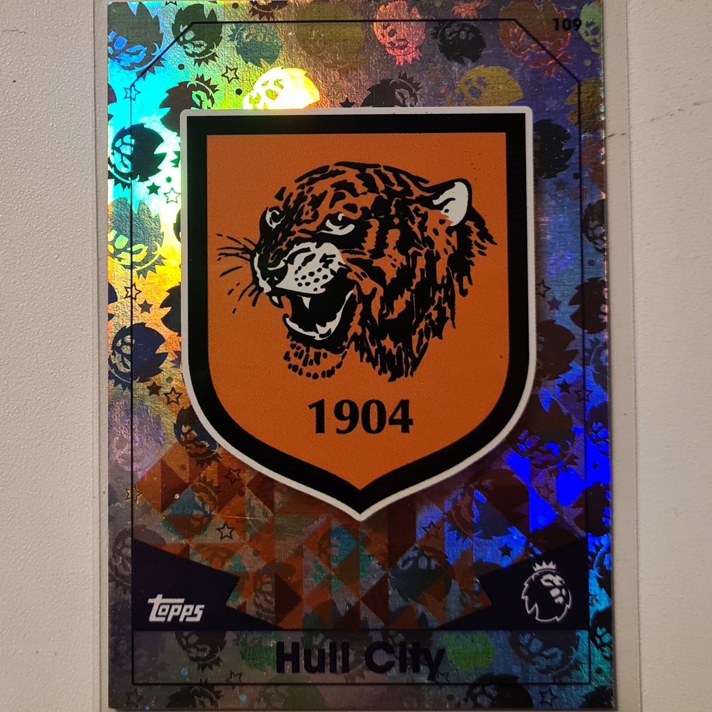 Hull City Club Crest 2016-17 Topps match attax man of the match holo #109 Soccer Football Hull very good sleeved