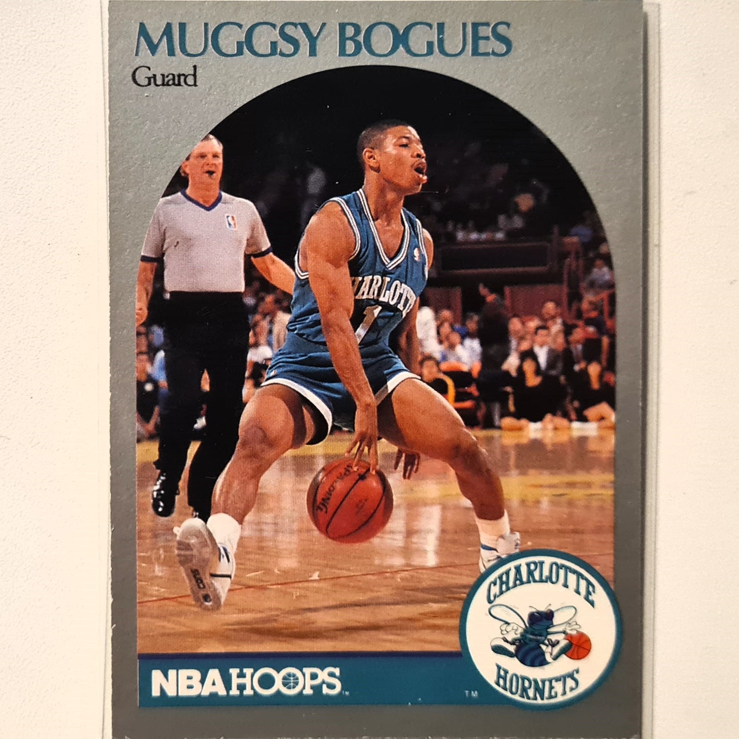 Muggsy Bogues 1990 NBA Hoops #50 NBA Basketball Charlotte Hornets Excellent/mint Sleeved